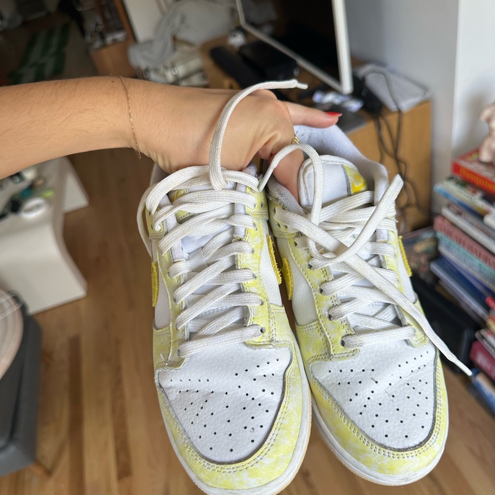 Nike Dunk Low Yellow Strike, Women’s 7.5 - Picture 6 of 8